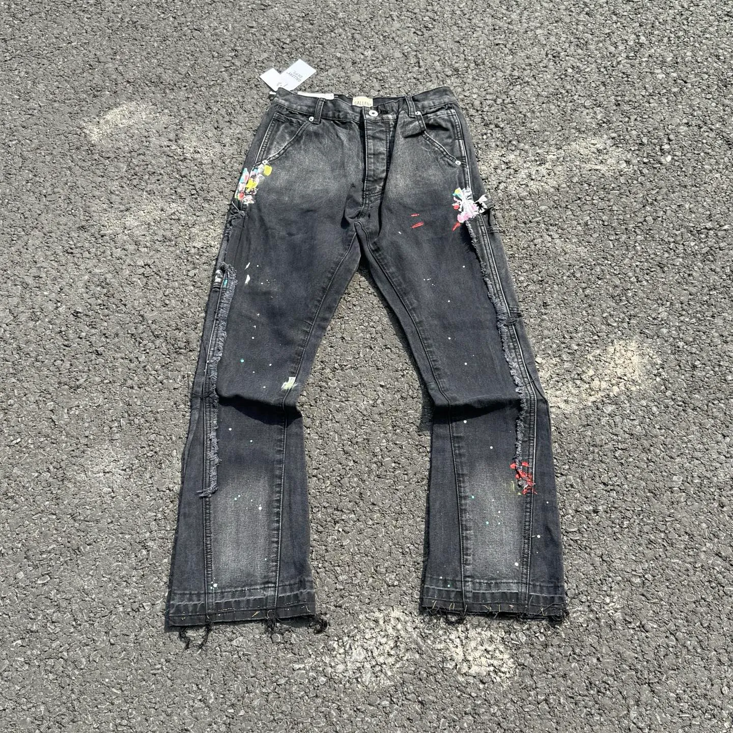 #8168 P250💰 GALLERY DEPT American retro splash-ink splicing micro-horn logging overalls raw edge jeans - Original purchase and pattern making to truly restore the ultimate texture of Vintage - Original hardware accessories, washed and other elevators, QR code analysis are all purchased from the original factory, high degree of restoration, welcome to compare with a certain product ~ - Three-dimensional version Loose and comfortable, not picky about the figure, taller and slimmer, factory Seiko, original factory quality control, same style for men and women, can be matched with couples Versatile recommendation: must-have jeans for all seasons Size: S-XXL (28-36)